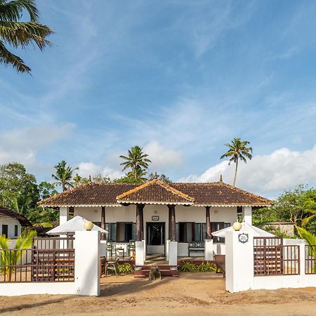 Villa Naina Alappuzha Esterno foto