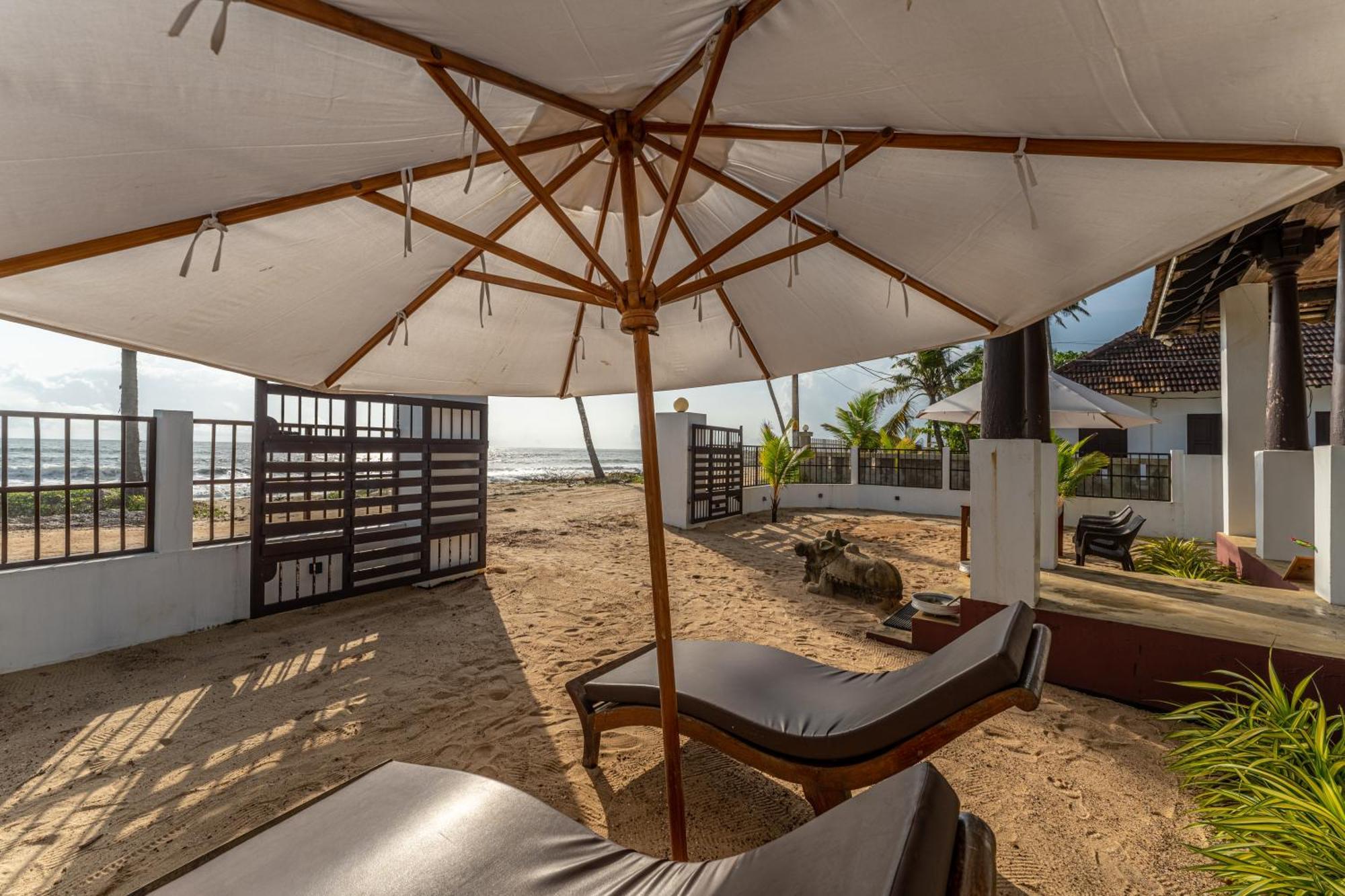 Villa Naina Alappuzha Esterno foto