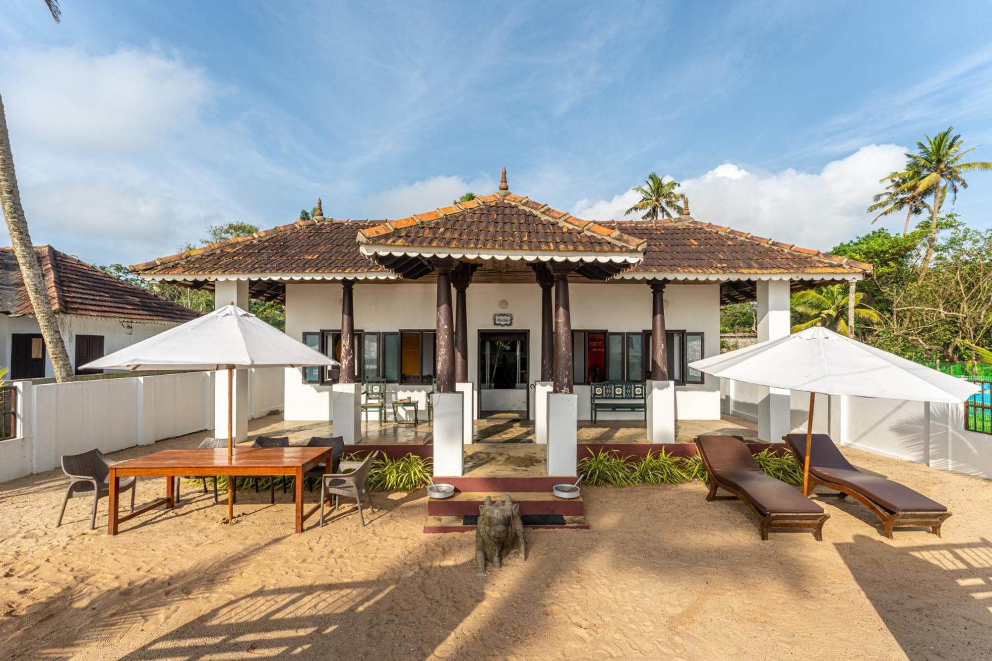 Villa Naina Alappuzha Esterno foto
